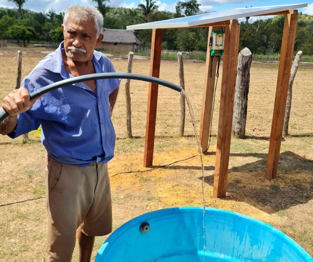 Comunidade Barbosa, em José de Freitas, passa a ter acesso a abastecimento após 50 anos (foto: Instagram @canindesolar)